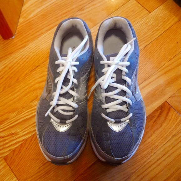 Women's Nike Running Shoes Size 9 - Picture 3 of 5
